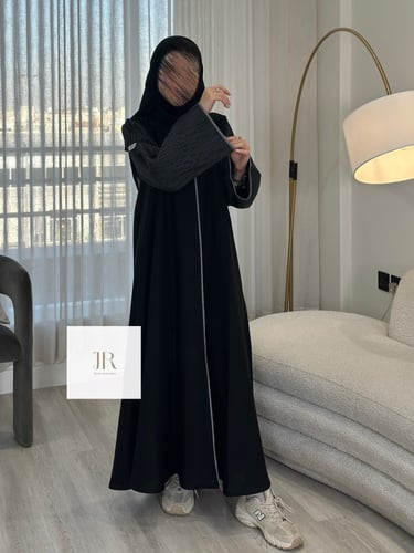 عباية عذوب l بقماش جاكار وكريب بلاك - اكمام رمادي