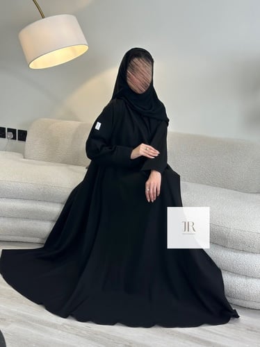 عباية الكلوش كتان سادة كم ضيق - اسود