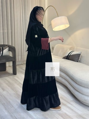 عباية روابي مخمل كوري طبقات كم عنابي