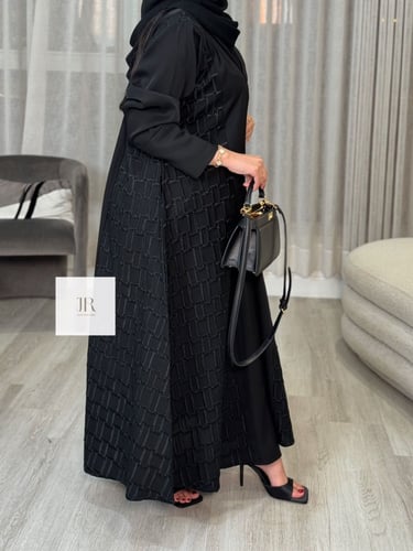 عباية وداد l الاناقة تطريز مربعات - اسود