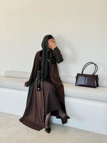 الوسم اخضر بني