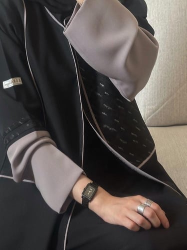 فلورا اسود بتدخيلات رمادي