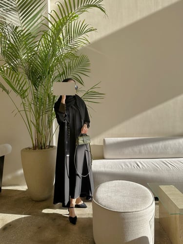 أوليڤيا لون أسود