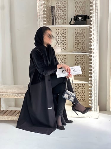 W19 لون اسود