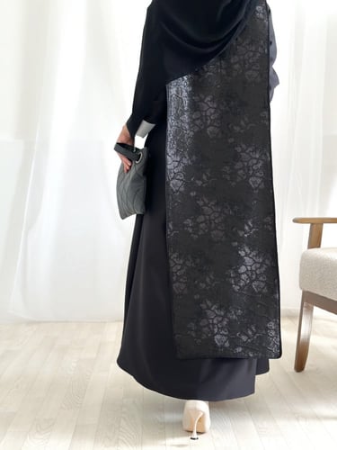 إيلا لون اسود