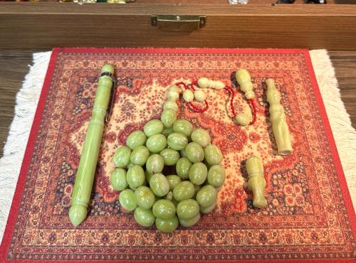 بكج فاتوران ( سبحة - قلم - مبسم ) F84