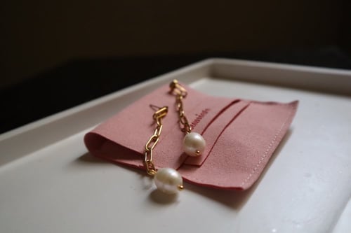 Stainless steel pearl earrings
