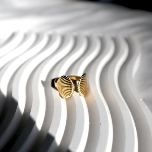Seashell ring