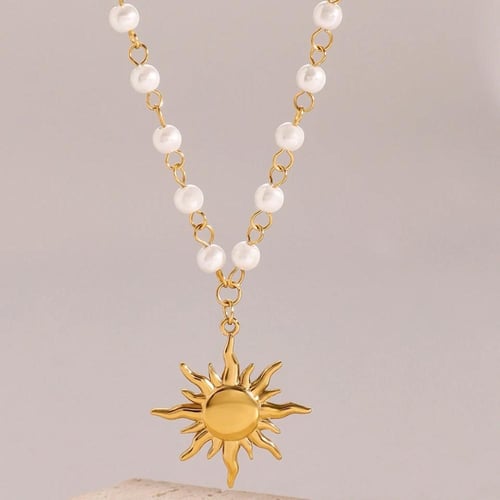 Pearly sun necklace