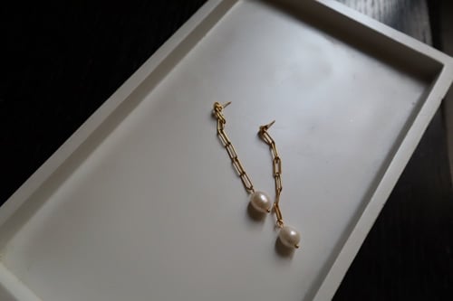 Stainless steel pearl earrings