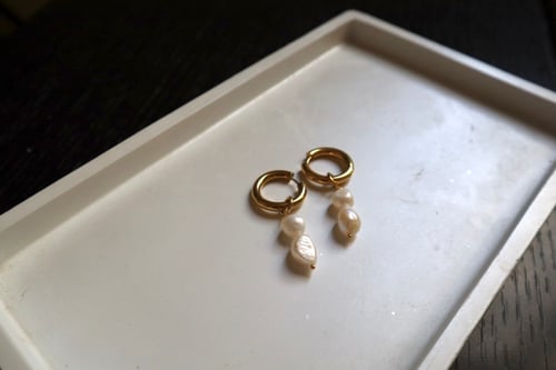 Stainless steel pearl earrings