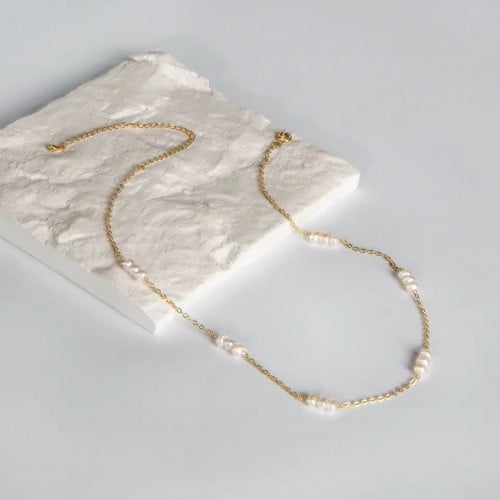 Stainless steel pearl necklace