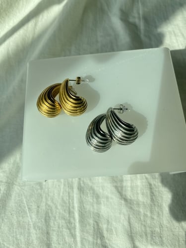 Fai earrings