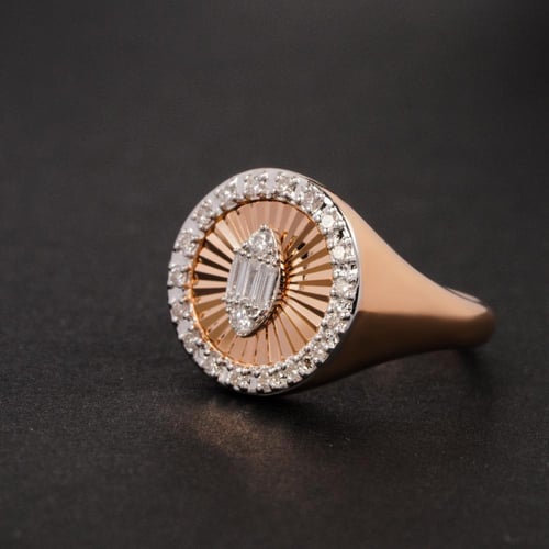 خاتم ذهب اصفر عيار 18 مزين بالألماس الابيض