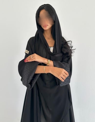 كريب خفيف مع تدخيلة اكمام جاكار ياباني كلوش