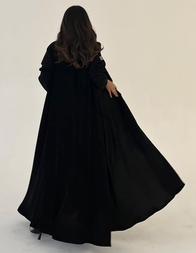 عباية ملكي كلوش مع اكمام لمعة وياقة طويلة