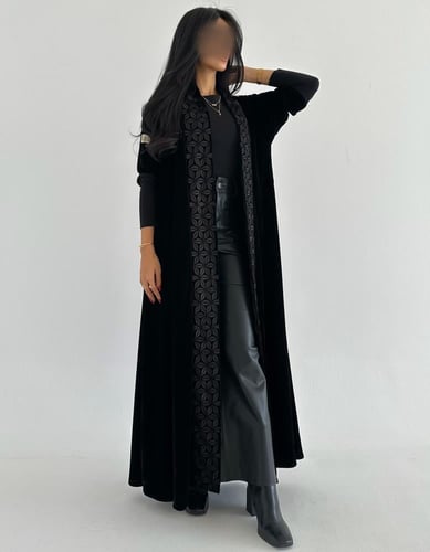 مخمل مطرز اسود كلوش اكمام استرتش