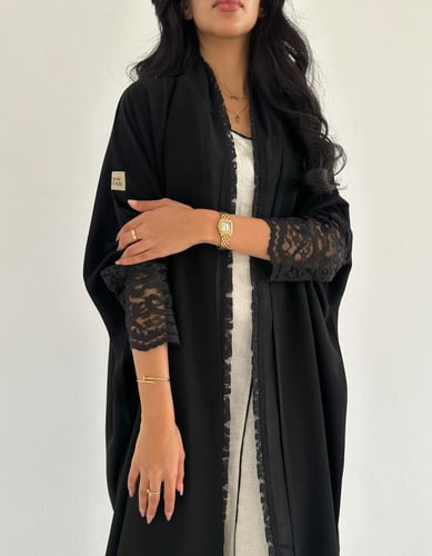 كريب ملكي مع تل فرنسي ربع بشت