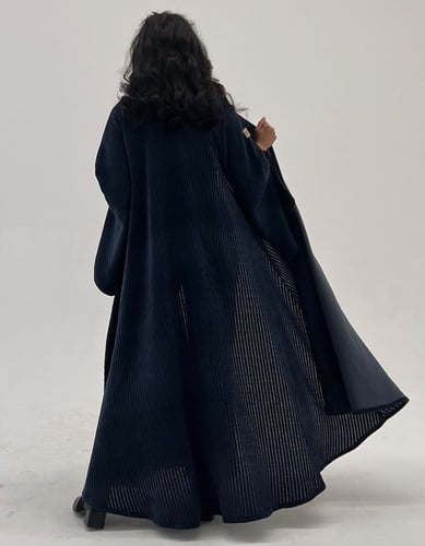 عباية شتوية فتحة في الكم كحلي