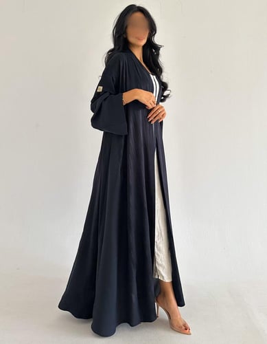 حرير مخطط مع كريب ناعم كلوش بكسرات