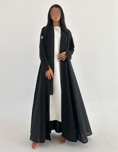 كريب مع جوانب لنن مطرز كلوش