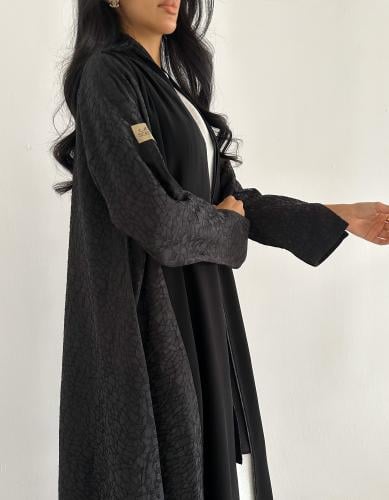 كريب اسود كلوش مع جاكار تفته كوري