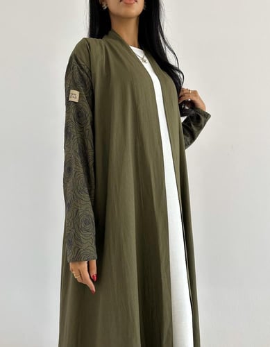 لنن طبيعي نص كلوش مع اكمام لنن مطرز