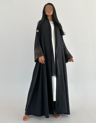 لنن طبيعي مع اكمام لنن مطرزه نص كلوش