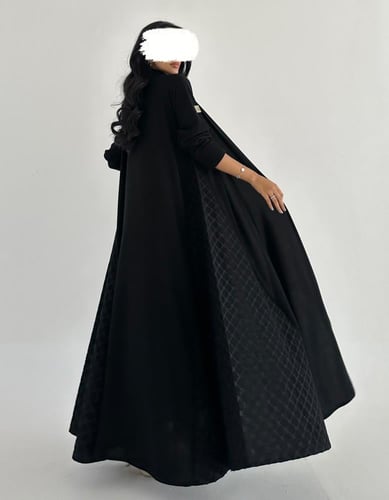 كريب ملكي مع جوانب مطرزه عملية كلوش