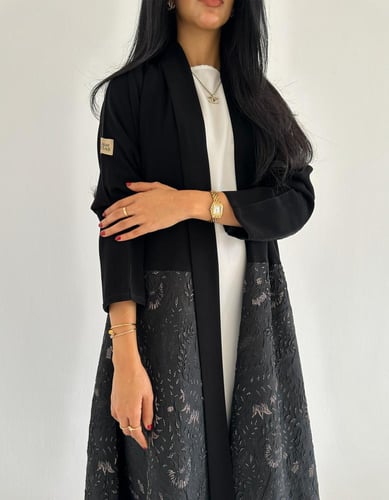 كريب اسود مع تفته جاكار نص كلوش