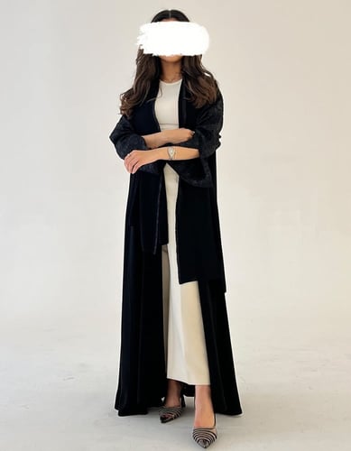 عباية ملكي كلوش والاكمام تفته بفتحه