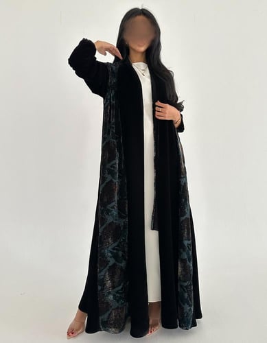 مخمل اسود كوري مع جوانب مخمل ملون كلوش