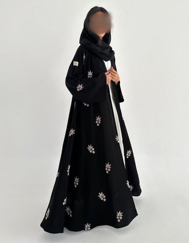 كريب ملكي تطريز كلوش اكمام واسعه