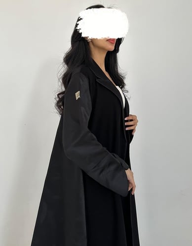 عباية كريب مع اكمام ومن الخلف تفته كلوش