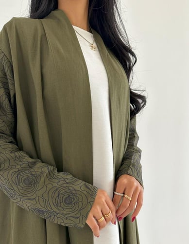 لنن طبيعي نص كلوش مع اكمام لنن مطرز