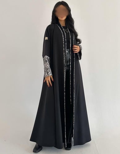 جوخ خفيف مع صوف اسود كلوش