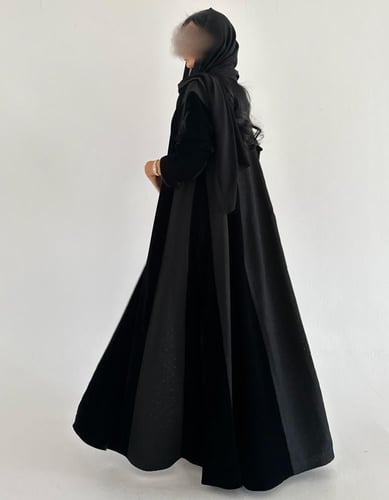 مخمل اسود كلوش مع لنن هندي