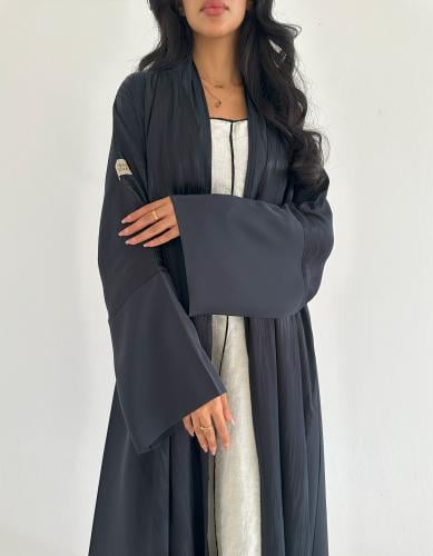 حرير مخطط مع كريب ناعم كلوش بكسرات