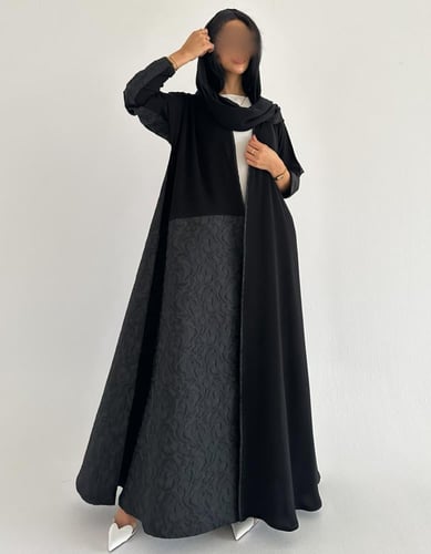 كريب اسود مع تفته اسود نص كلوش