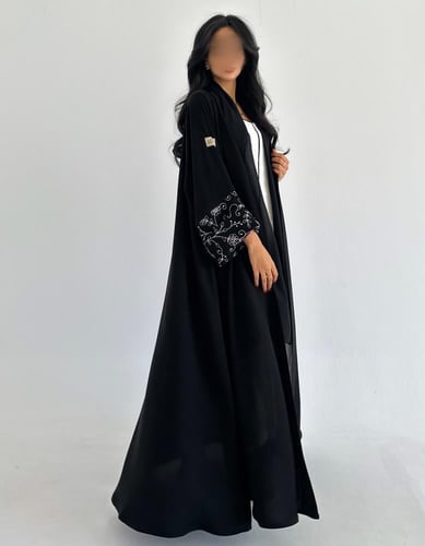 كريب ملكي فاحم اكمام مطرزه ابيض كلوش