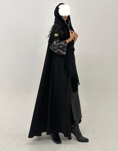 شامواه أسود كلوش مع جوخ مطرز كسرة من الخلف