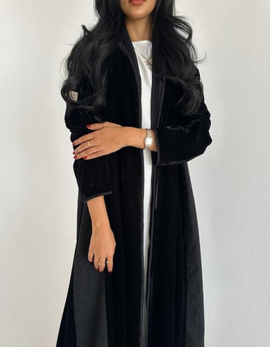 مخمل اسود كلوش مع لنن هندي