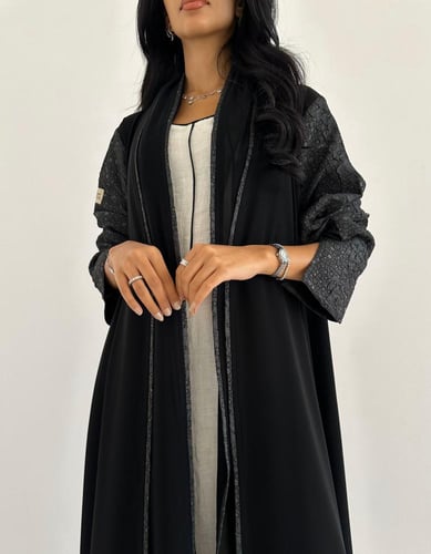 كريب خفيف مع جاكار اكمام منفخ كلوش