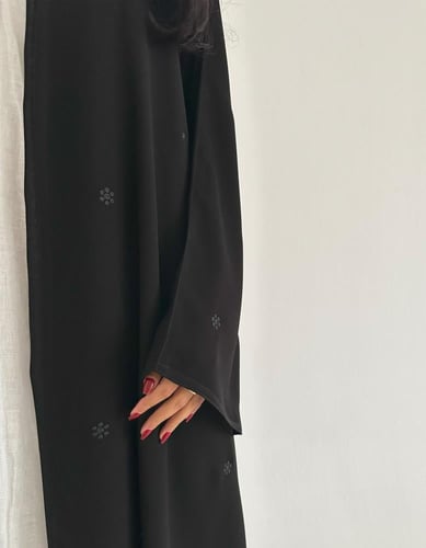 كريب تطريز زري ياباني كلوش اكمام واسعه