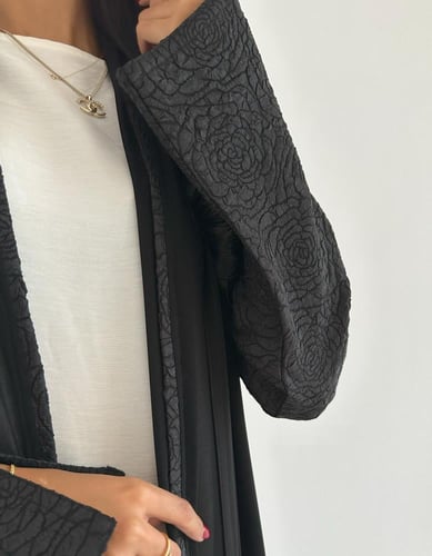 كريب ملكي كلوش مع اكمام جاكار