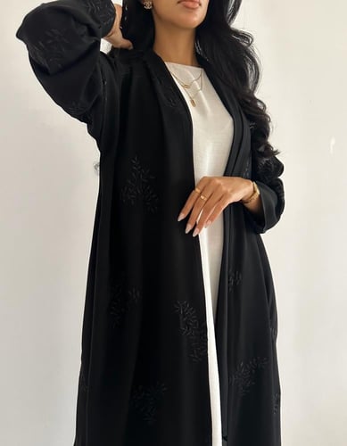 كريب ملكي مطرز كلوش عملي فاحم