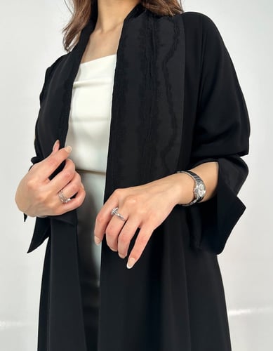 عباية كريب ملكي وجاكار ياقة