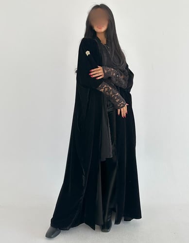 مخمل اسود اكمام دانتيل ربع بشت