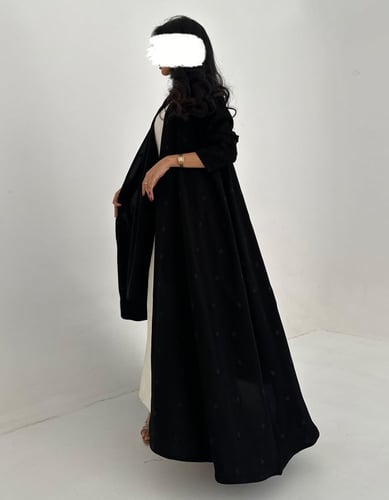 كريب مطرز زري ياباني اسود كامل كلوش