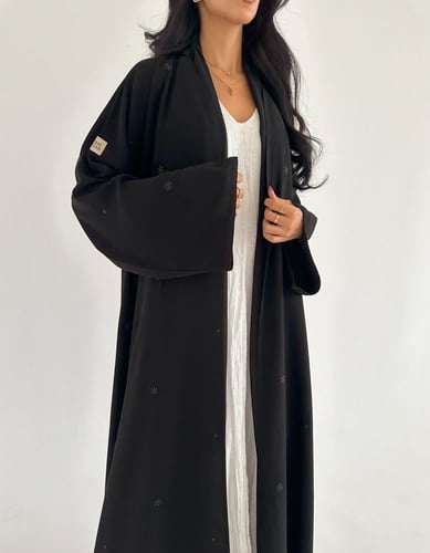 كريب تطريز زري ياباني كلوش اكمام واسعه